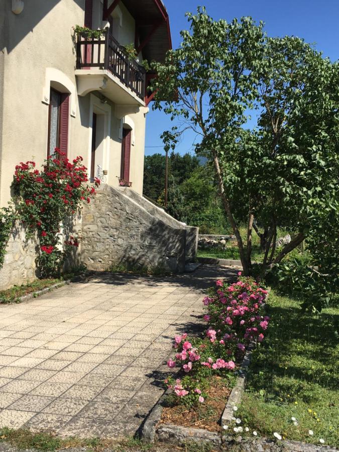 La Motte-en-Beauges Chambres D'Hotes Des Bauges Route 26 57 מראה חיצוני תמונה